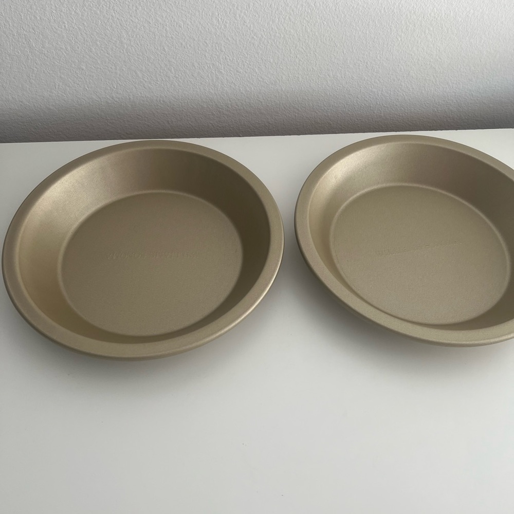 Williams Sonoma two Goldtouch Pro Nonstick Pie Dish